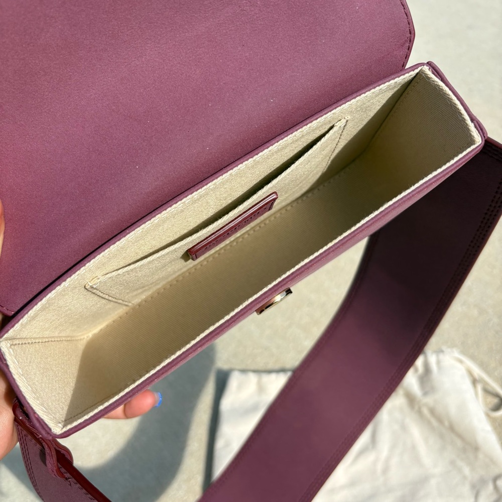 Jacquemus Le Carinu Burgundy Flap Leather Shoulder Bag - Picture 5 of 16